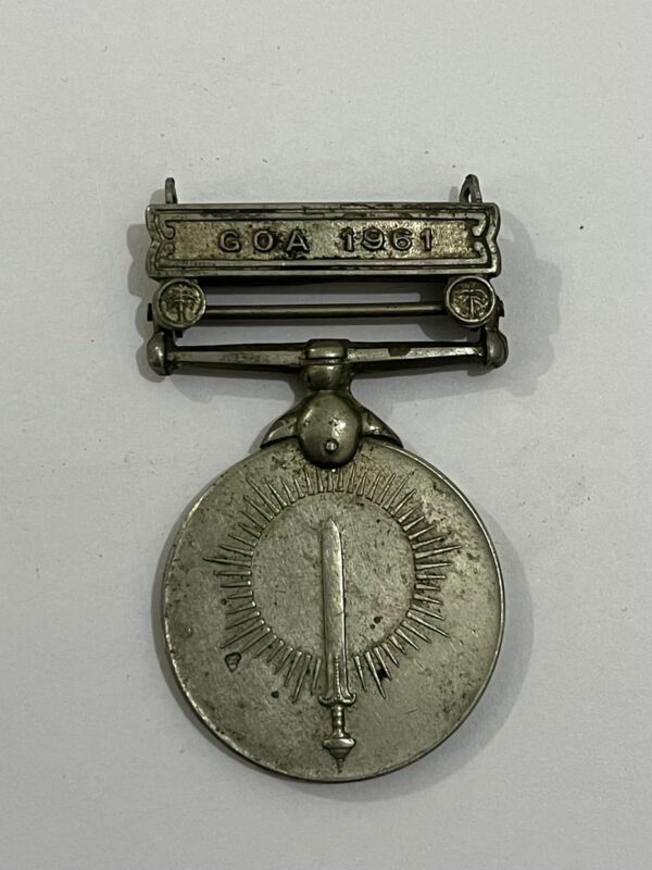 RARE  GENERAL SERVICE MEDAL WITH CLAPS GOA 1961  NAMED - Image 5