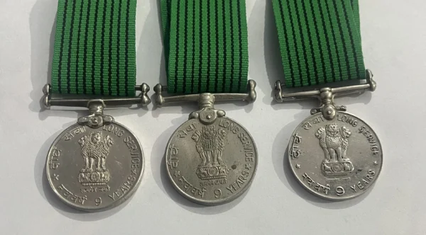 Group 3   LOT OF 3 DIFFERENT 9 YEAR LONG SERVICE MEDAL  ( 3 DIFFERENT VARIANTS - Image 3